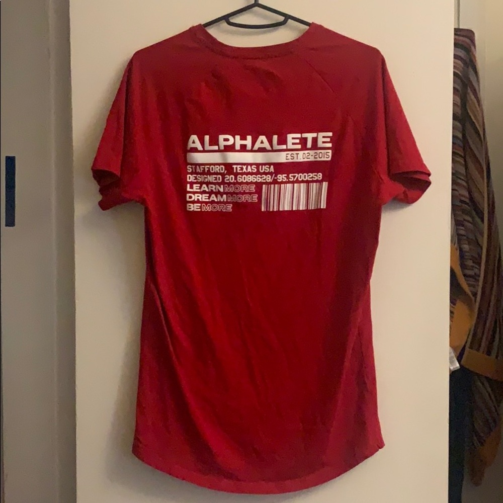 Alphalete tee shirt
